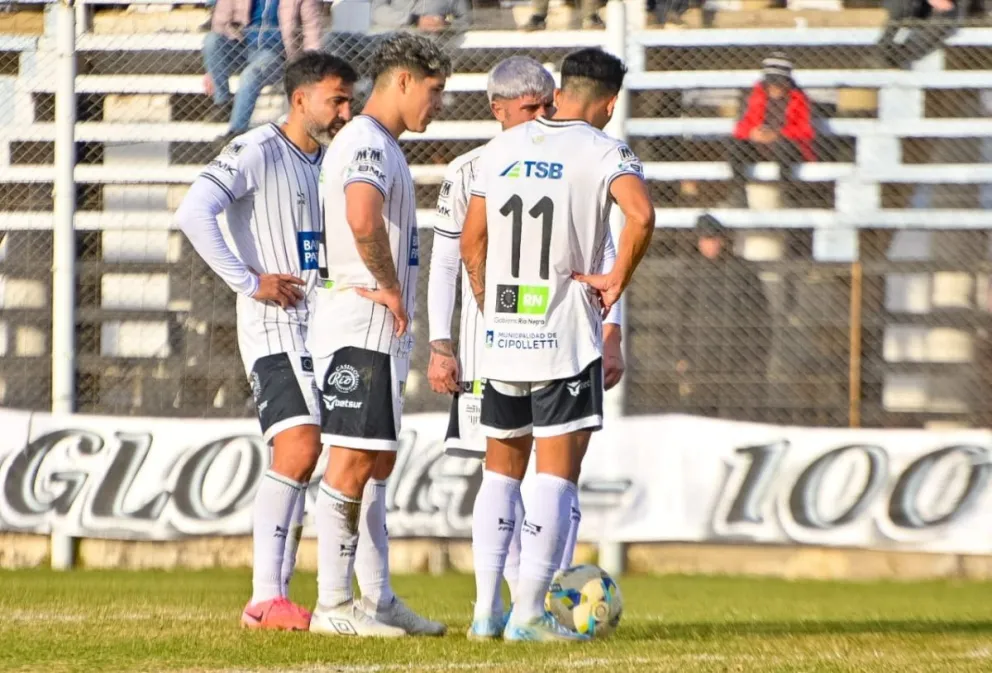 El Albinegro sumó en una cancha difícil y ahora tendrá dos finales por delante/ foto cipo360