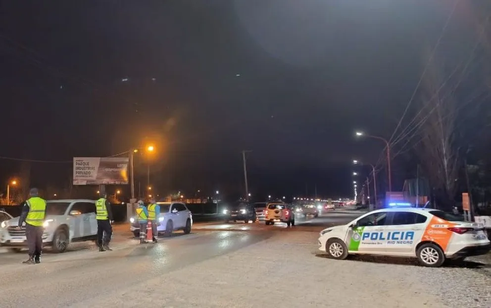 La policía de Tránsito realizó intensos operativos durante el fin de semana: vehículos secuestrados, licencias y documentación retenida; cuatro alcoholemias positivas. Foto: gentileza.