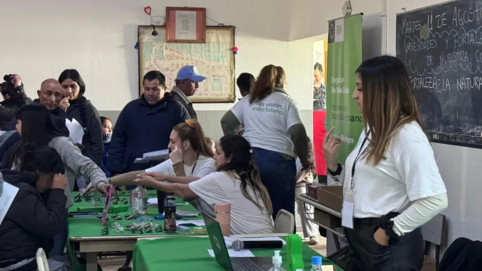  Más de 3.000 lentes ya fueron entregados en Cipolletti. Crédito: Gobierno de Rio Negro