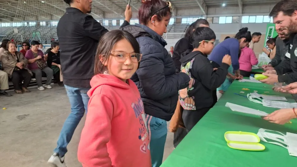 El programa provincial de atención oftalmológica gratuita finalizó su etapa en la ciudad tras un mes de trabajo en barrios y espacios comunitarios. Foto Cipo360