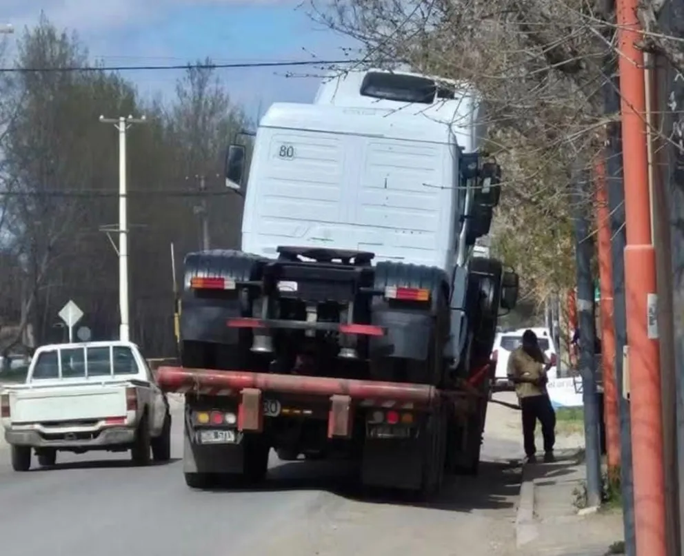 El camión fue detenido sobre Circunvalación y Puerto Rico. Foto gentileza