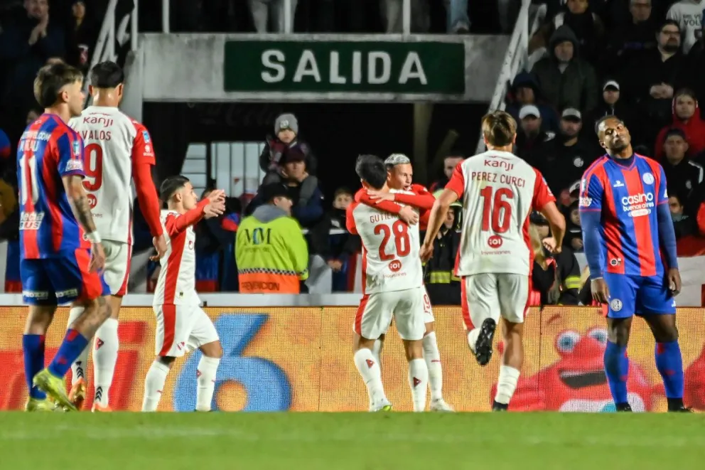 Partido por la novena fecha del campeonato.