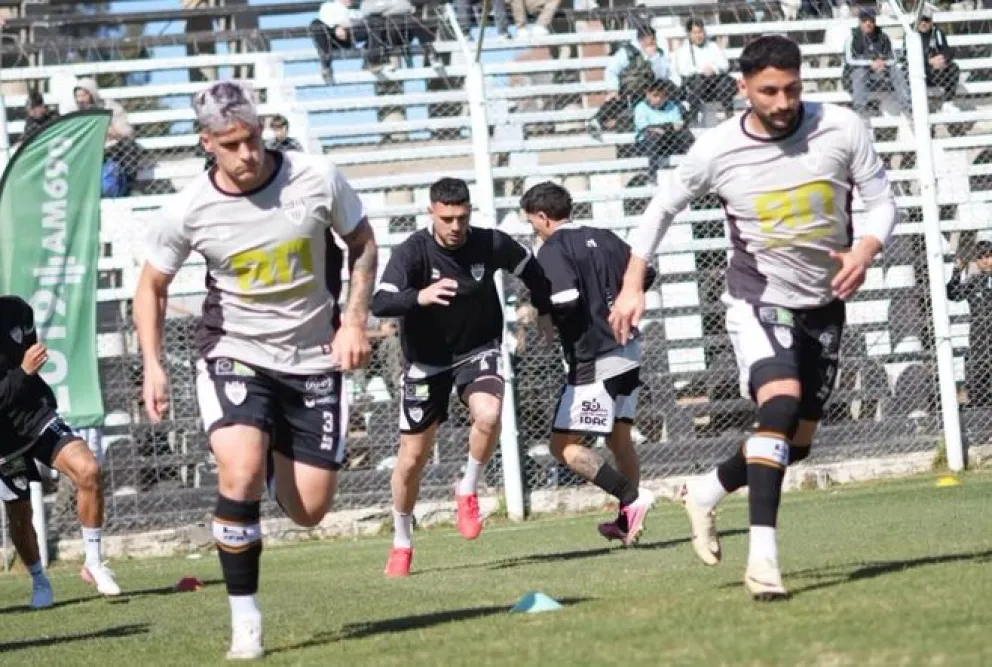 Cipolletti y un partido especial frente a Juventud Antoniana: la posibilidad de pasar a los play offs por el primer ascenso. Foto: gentileza Club Cipolletti.
