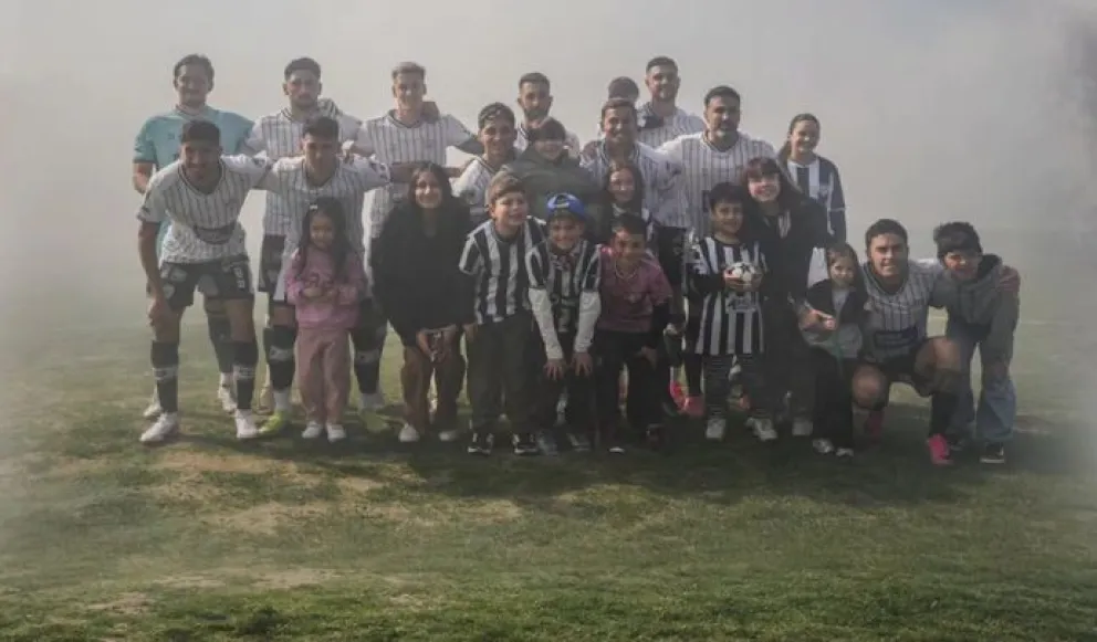 El plantel de Cipo viajó a Salta: esta noche, desde las 22, enfrenta a Juventud Antoniana buscando la clasificación a los cuartos de final. Foto: gentileza.