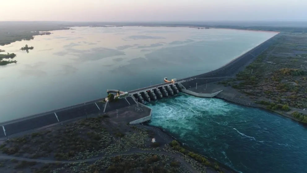 La AIC dispuso aumentar los caudales del río Neuquén, aguas abajo del compensador de Arroyito. Foto: Gentileza.