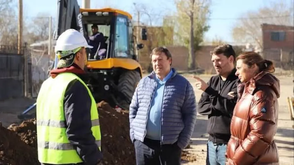 Una de las obras importantes con financiamiento provincial, es el acueducto que beneficiará a 2.750 familias con el acceso al agua potable. Foto Gobierno de Río Negro.