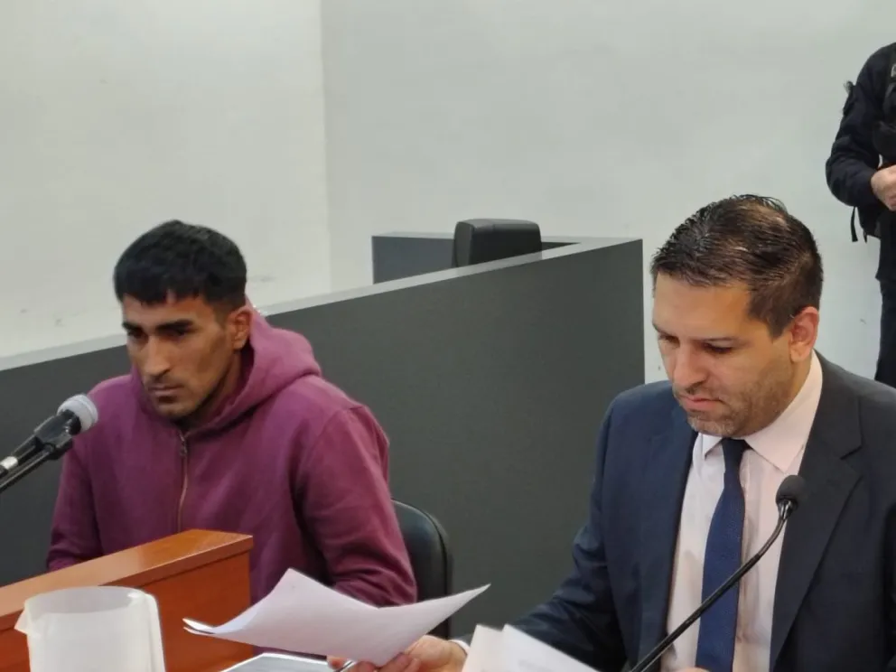 Uribe (izq), permanecerá esta etapa en prisión preventiva. Está imputado de "homicidio simple". Foto: Cipo360.