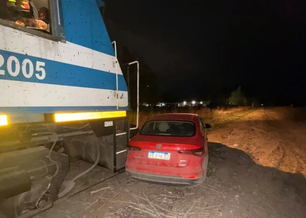 n el vehículo viajaban tres personas, dos mayores y un menor. Foto gentileza
