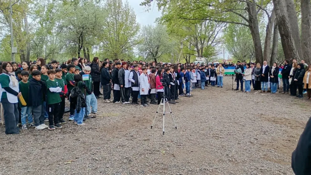 La Isla Jordán es escenario este jueves de la primera Promesa de Lealtad a la Bandera de Río Negro a orillas del río que le da nombre a nuestra provincia. Foto gentileza