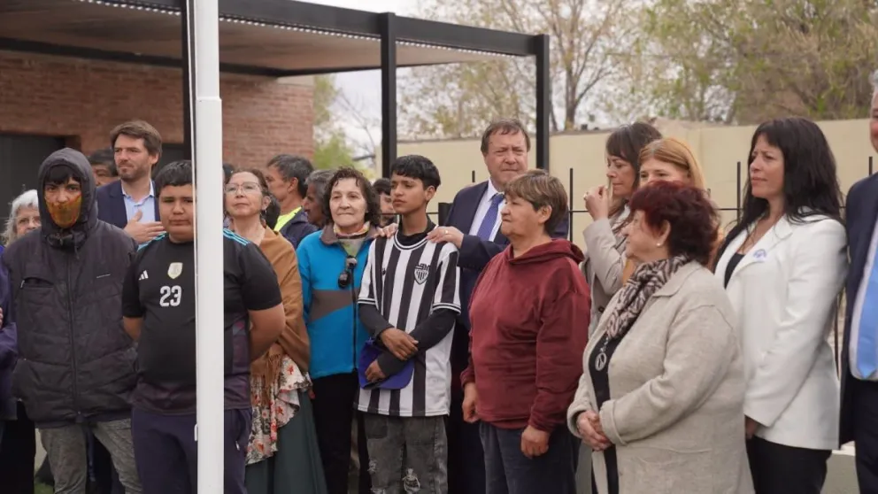 El nuevo Centro Comunitario, ubicado en la intersección de Perú y Primeros Pobladores, cuenta con 430 metros cuadrados y fue construido con financiamiento íntegramente provincial.