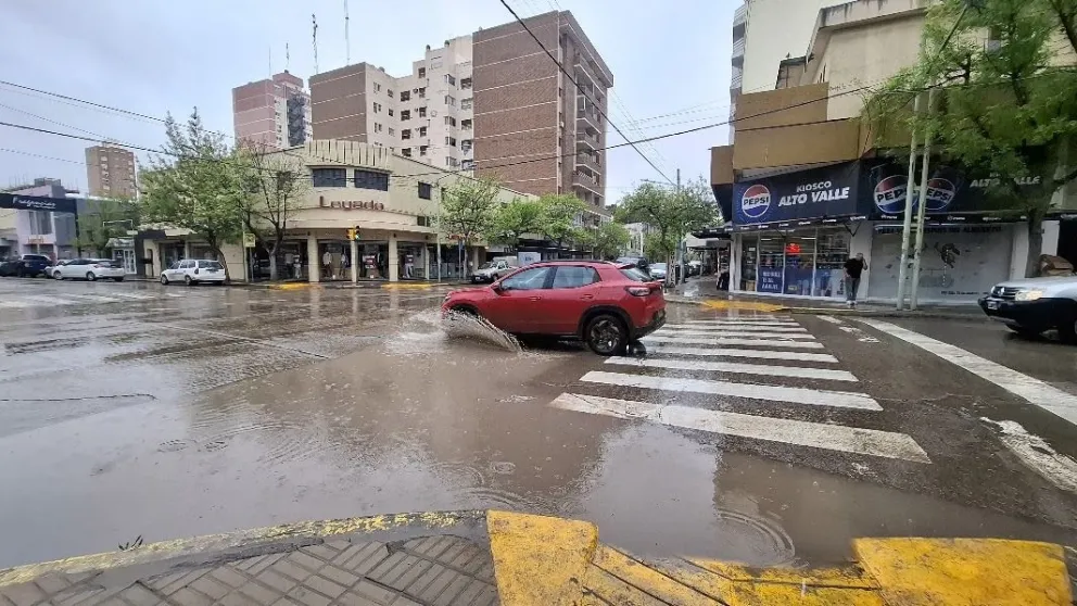 El pronóstico  marca lluvias e inestabilidad durante este viernes, posibles mejoras durante el fin de semana. Foto Daniela Luján para Cipo360