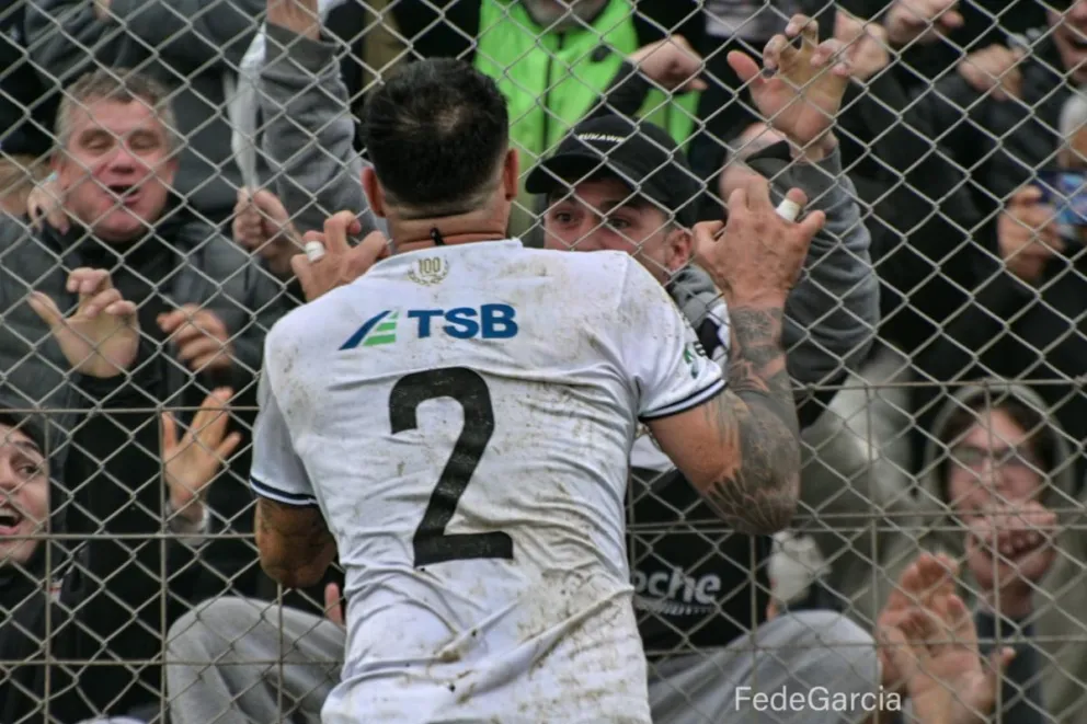 Cristian González convirtió de cabeza el gol del triunfo de Cipolletti ante Alvarado / foto cipo360