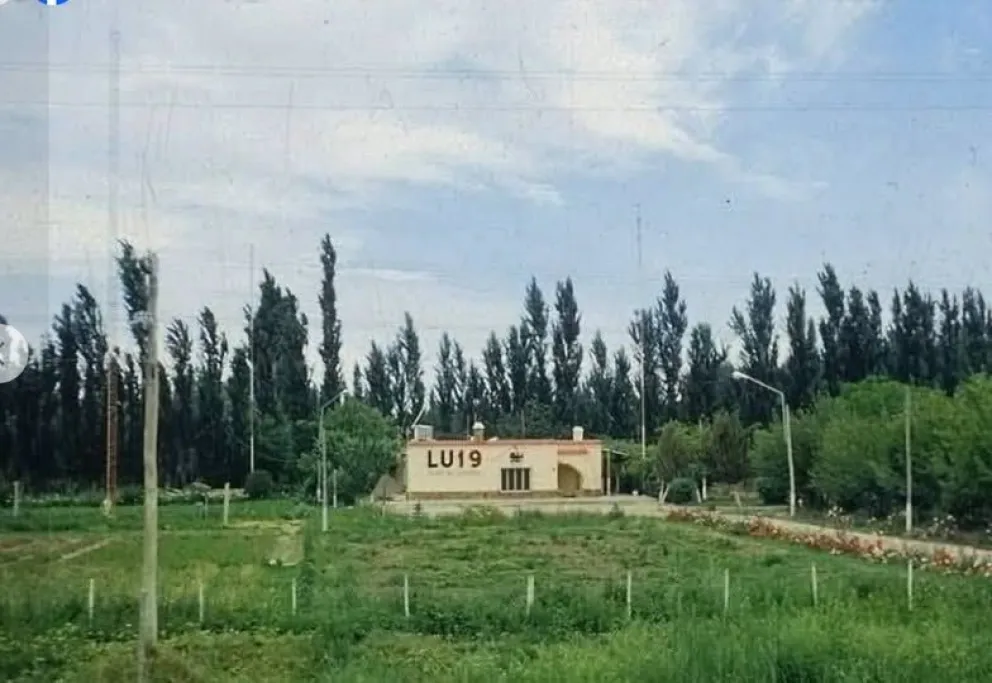 LU19 AM 690 estuvo muchos años en una chacra ubicada sobre la Ruta 22, en la confluencia con la Ruta 151. Foto gentileza