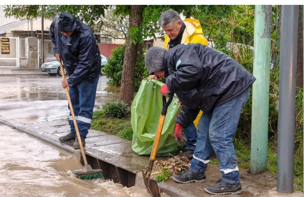 El municipio advirtió que debido a la lluvia el servicio de recolección de residuos puede sufrir modificaciones. Foto: Prensa Municipalidad de Cipolletti.