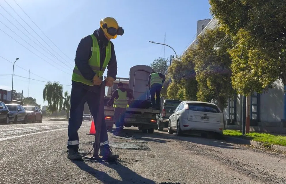 El municipio acelera los trabajos de mantenimientos en calles pavimentadas y de tierra. Foto: Prensa Municipalidad.