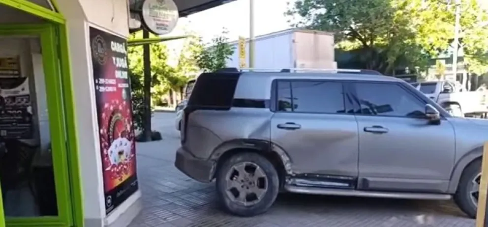 La violencia del choque provocó importantes daños materiales. Foto gentileza