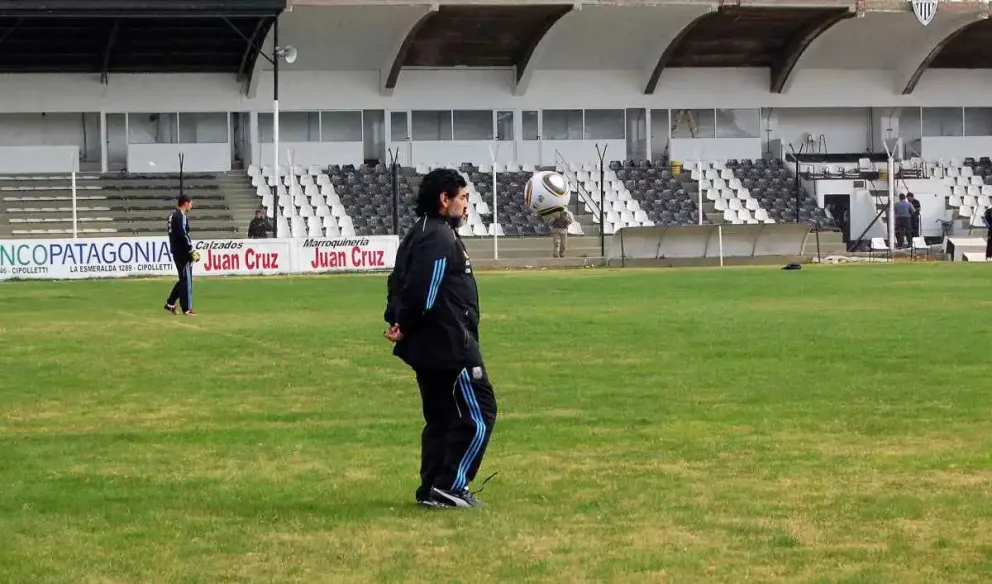 : Diego Maradona visitó La Visera de Cemento en distintas etapas de su carrera. Foto cipo360